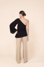 Blusa Assimétrica Manuela Preto - Imagem 3