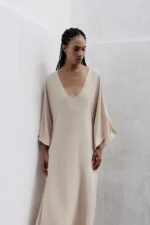 Kaftan Longo Decote Bege Duna