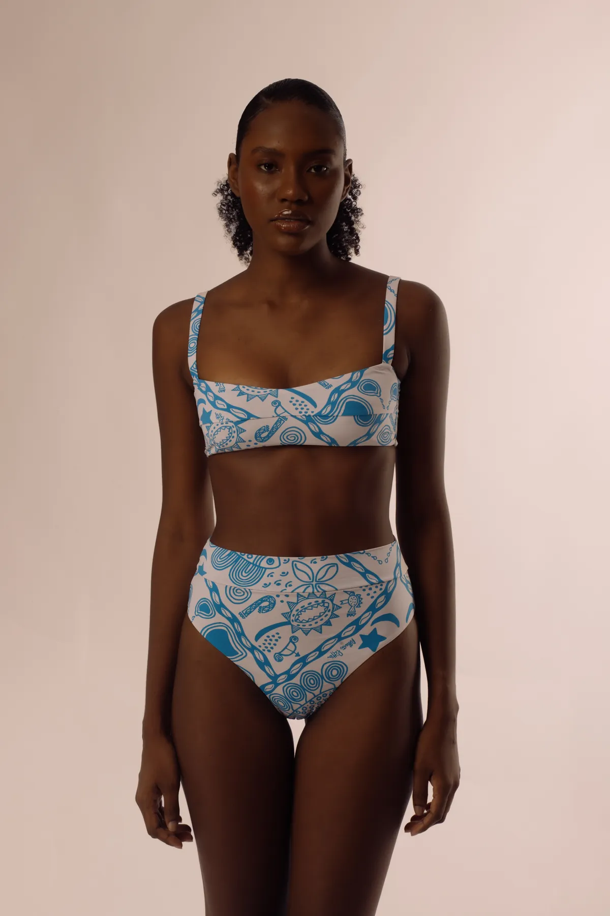 top-helena-peixes-capa