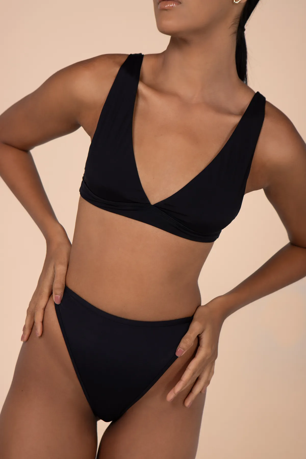 top-margot-preto-capa