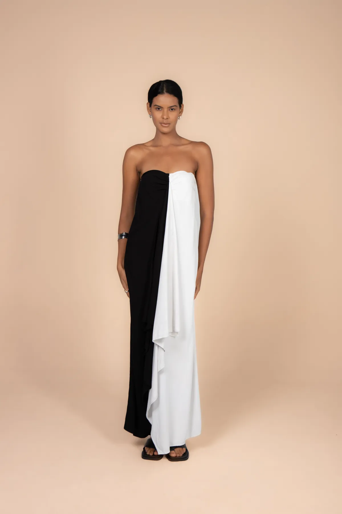 Vestido Equilíbrio Bicolor Off/Preto